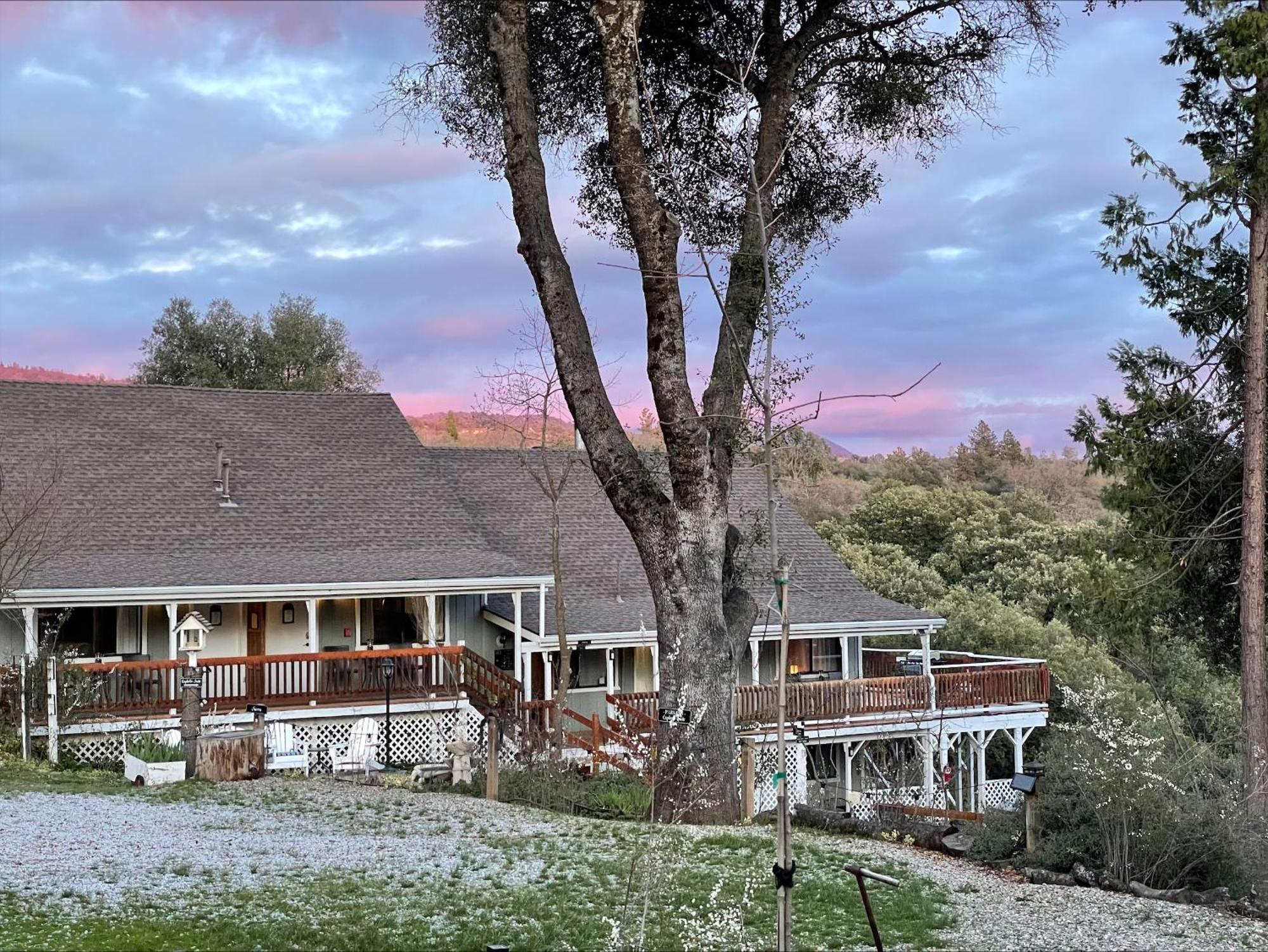 אהוואני Sierra Mountain Lodge - Vacation Rentals - Yosemite מראה חיצוני תמונה
